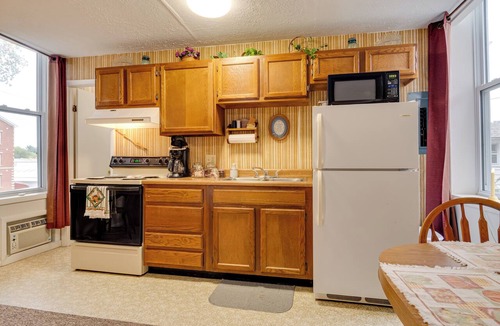 Delphi Apartment | 0.9 MI to Erie Canal Park: Main St Delphi Studio
