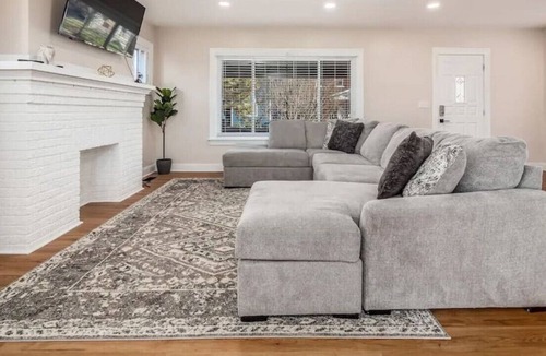 Livingston Park House | 09) Entire home/Games/Fenced in yard!