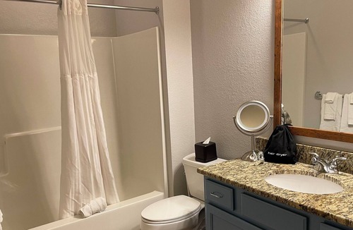 Boyne Falls Resort | 💕🌼🌸 1 bedroom 1 bath suite at Boyne Mountain 2 nights.