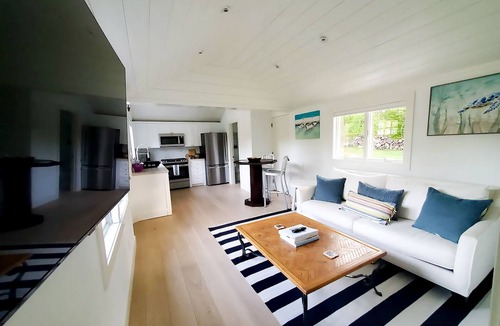 Hampton Bays House | 1 Bedroom Hamptons Waterfront Cottage Rental