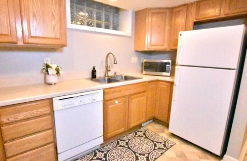 Tremont Apartment | 1 Bedroom in Tremont, minutes from downtown!