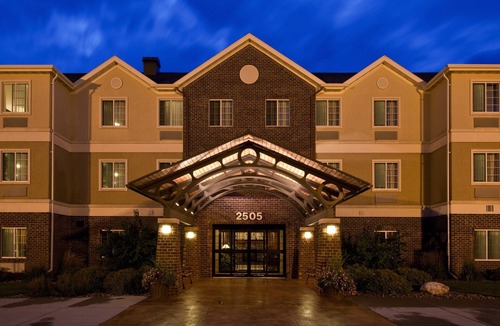 Sioux Falls Condo | 1 Bedroom | Indoor Pool + Hot Tub + Free Breakfast