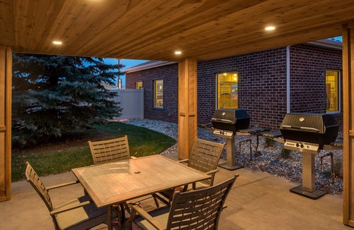 Sioux Falls Condo | 1 Bedroom | Indoor Pool + Hot Tub + Free Breakfast