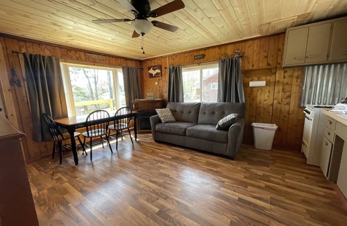 Au Train Cabin | 1 bedroom lake view cabin. Pet friendly.