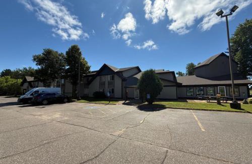 Nisswa Hotel | (1 Bedroom unit next to downtown Nisswa and BIR