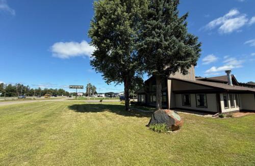 Nisswa Hotel | (1 Bedroom unit next to downtown Nisswa and BIR