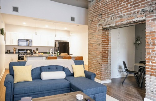 Cultural District Apartment | 1 BR Downtown Pittsburgh with Best Roof Top View