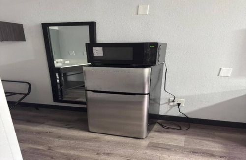 Enfield Apartment | 1 Full Bed|Mobility Access|Tub,Nsmk