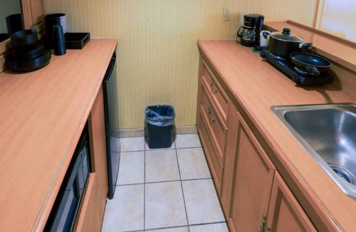 Phoenix Apartment | 1 King Bed|Business,Nsmk, Kitchen