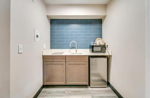Port Huron Apartment | 1 Mi to Lake Huron Waterfront: Remodeled Studio