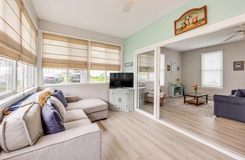 Summer Village House | 1 Mi to Moody Beach: Cottage w/Pool Access!