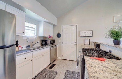 Tulsa House | 1 Mi to Tulsa Arts District: Home w/Yard!