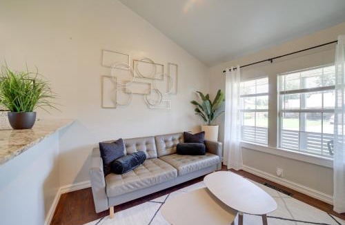 Tulsa House | 1 Mi to Tulsa Arts District: Home w/Yard!