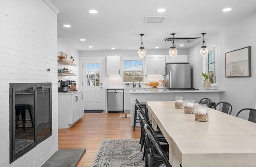 East Sandwich House | 1-Min Walk to Private Beach-New Bath -Fire Pit -A/C -Now BOOKING for 2027!