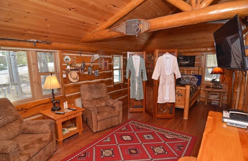 Hayward House | 1 ROOM 1 BATHROOM SLEEPS 2