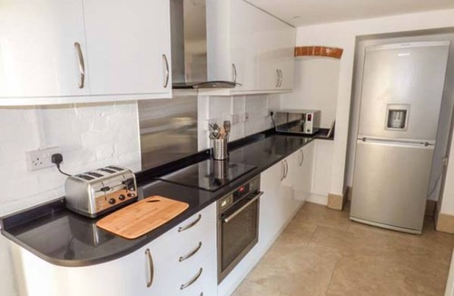 Upton upon Severn House | 1 Willow Cottage, Upton Upon Severn