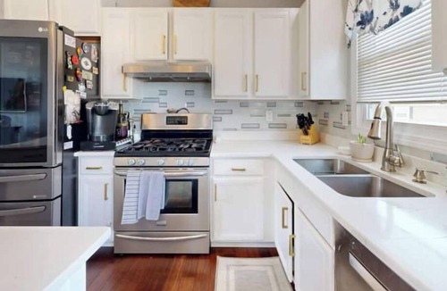 Cranston Apartment | 10 minutes from providence centrally located