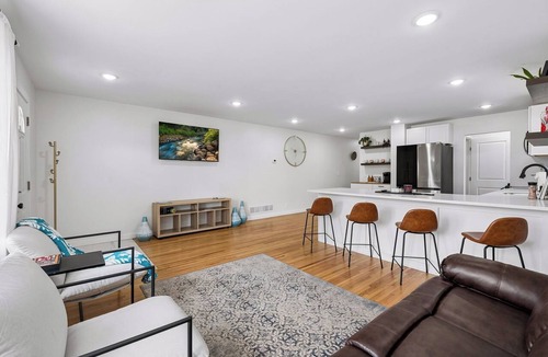 Diamond Lake House | 10 Minutes to MSP Mall of America Sleeps 5