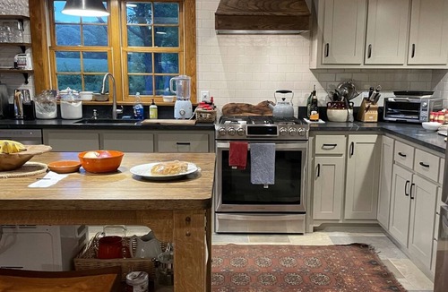 Chilmark House | 10 minutes walk to Lucy Vincent Beach