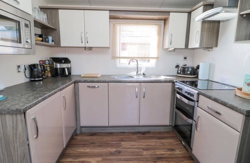 Morpeth Cabin | 10 Percy Drive, Felton. 2 bed.