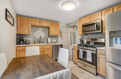 Central Colorado Springs Cottage | 1014a Swope