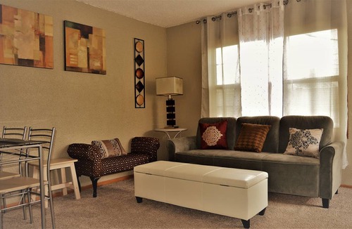 Grand Forks Apartment | 102 m² Apartment ∙ 2 bedrooms ∙ 4 guests