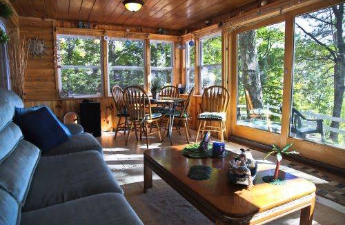 Carp Lake Cabin | 102 m² Cabin ∙ 2 bedrooms ∙ 10 guests