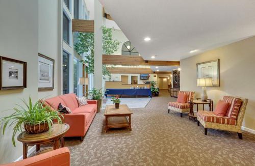 Charlevoix House | 103 Edgewater Inn