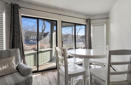 Charlevoix House | 104 Pointes North Inn