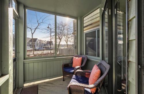 Charlevoix House | 104 Pointes North Inn