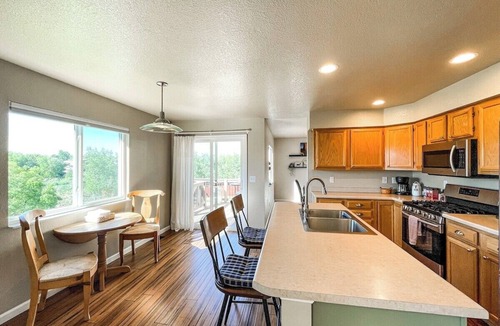 Security-Widefield Cottage | 1040 Pond Side