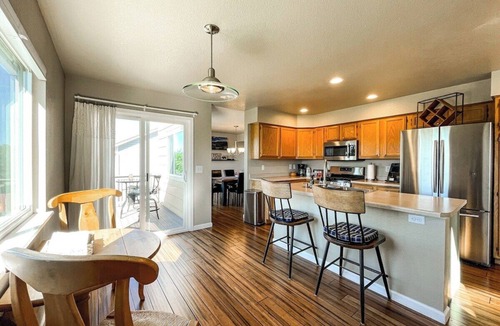 Security-Widefield Cottage | 1040 Pond Side