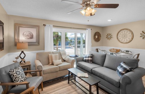 Seagrove Beach Apartment | 107 m² Apartment ∙ 3 bedrooms ∙ 8 guests