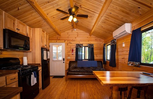 Logan Cabin | 119) Uguisu Log Cabin. Close to Hocking Hills State Park and more!