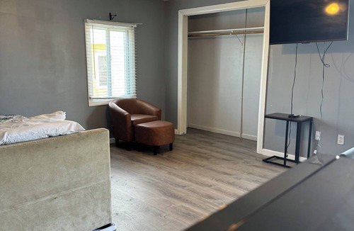 Hampton Hotel | 12 Ashworth Ave