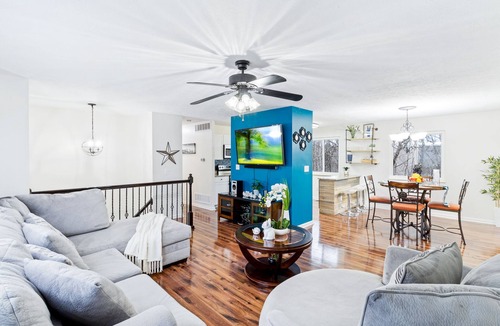 Orchard Grass Hills House | 12 Guest/Top Area/Families/Park