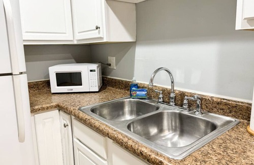 Franklin Apartment | #13 Modern 2 BR WD in Apt Unit