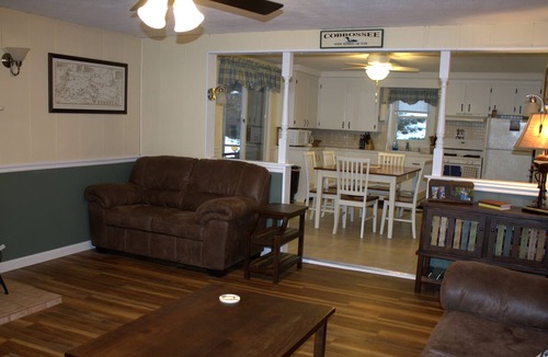 Monmouth House | 130' Of Waterfront On Lake Cobbosseecontee