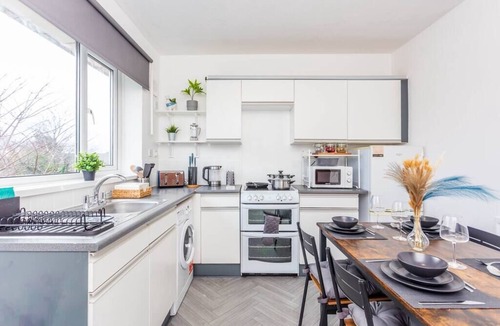 Newcastle-upon-Tyne Apartment | 14 Murrayfield road, cowgate