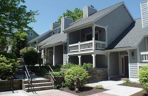 Chautauqua Condo | 148 m² Condo ∙ 2 bedrooms ∙ 8 guests
