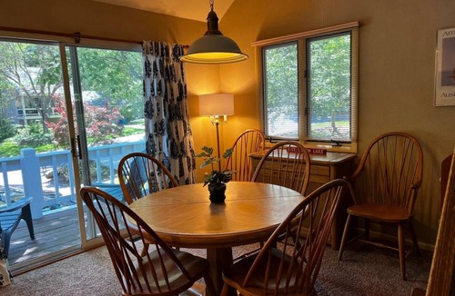 Chautauqua Condo | 148 m² Condo ∙ 2 bedrooms ∙ 8 guests