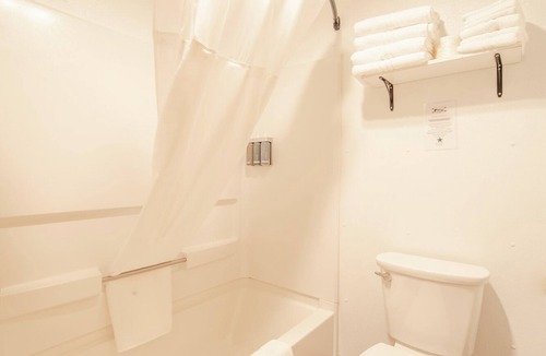 Pinnacles Entrance Badlands Hotel | 15-Hansen Inn & Cabins, Cabin, Single King, No Pets, No Smoking