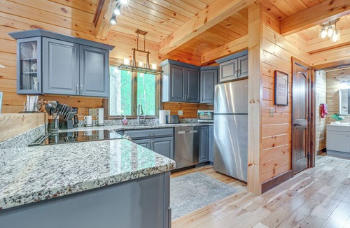 Logan Cottage | 15 Mi to Hocking Hills: Secluded Cabin w/Hot Tub