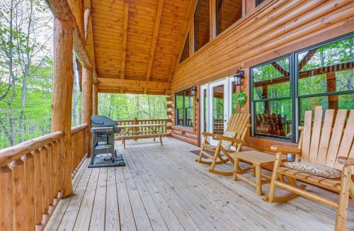 Logan House | 15 Mi to Hocking Hills: Secluded Cabin w/Hot Tub