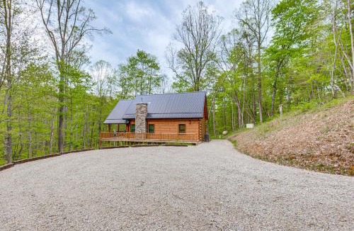 Logan House | 15 Mi to Hocking Hills: Secluded Cabin w/Hot Tub
