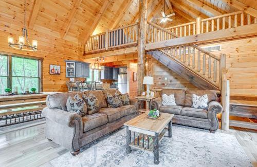 Logan House | 15 Mi to Hocking Hills: Secluded Cabin w/Hot Tub