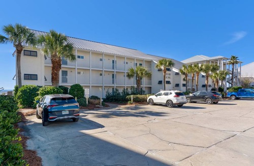 Seagrove Beach Apartment | 156 m² Apartment ∙ 2 bedrooms ∙ 9 guests