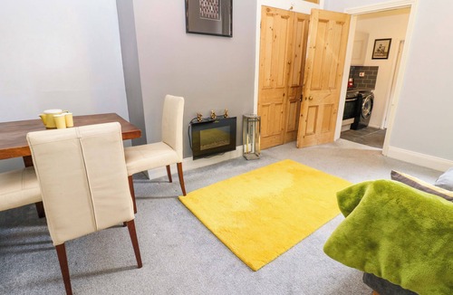 Jesmond Cottage | 17 FAIRFIELD ROAD, family friendly in Newcastle