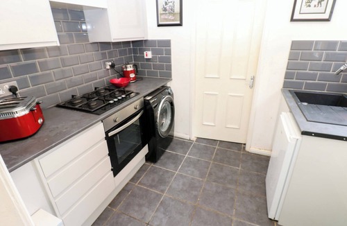 Jesmond Cottage | 17 FAIRFIELD ROAD, family friendly in Newcastle