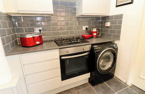 Jesmond Cottage | 17 FAIRFIELD ROAD, family friendly in Newcastle